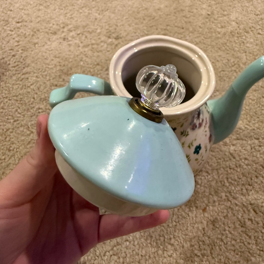 The Pioneer Woman Tea Pot - Picture 2 of 4